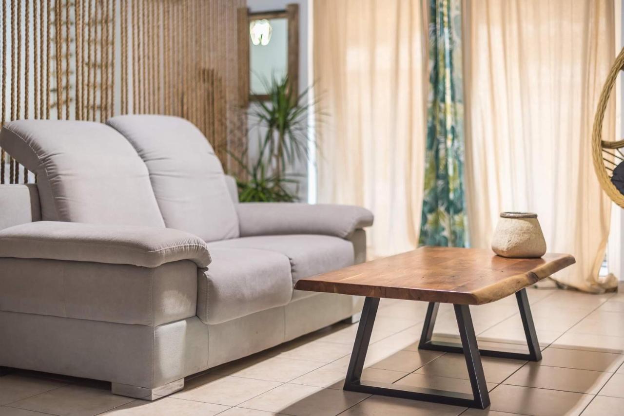 Athenian Home 외부 사진